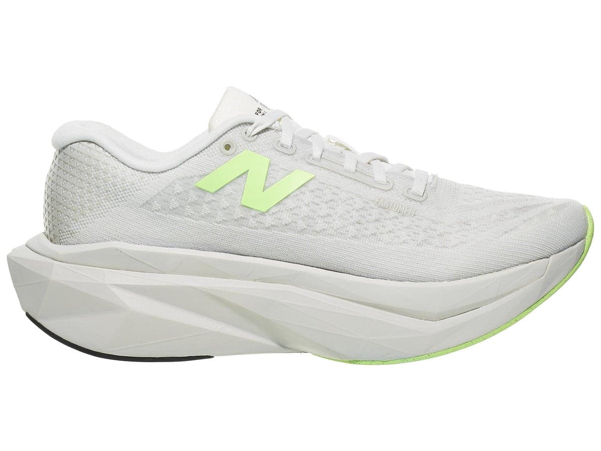 New Balance FuelCell SuperComp Trainer v3 — detail view
